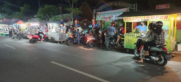 Food Street Kartini: Ikon Wisata Kuliner Baru yang Bikin Jember Makin Hits!